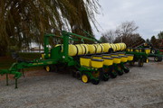 16 рядная сеялка John Deere 7200 planter в Украине